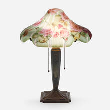 https://www.ragoarts.com/items/index/220/158_1_object_home_october_2022_pairpoint_puffy_tulip_boudoir_lamp_with_roses__rago_auction.jpg?t=1693162415&quality=undefined